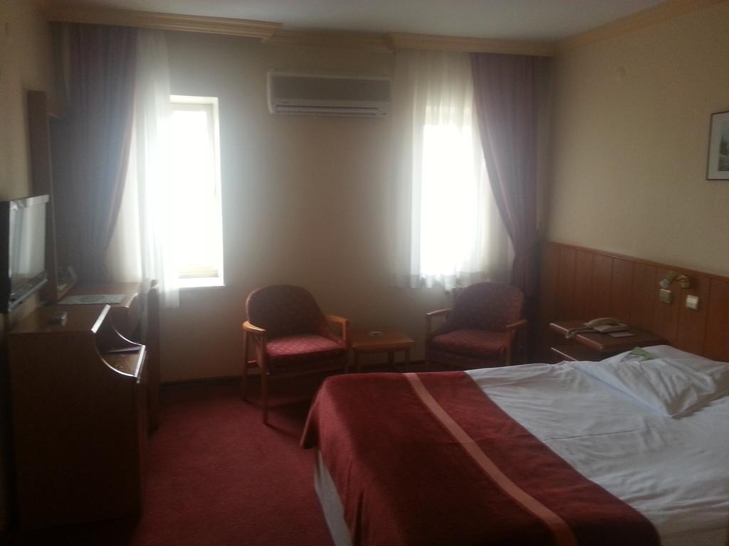 Segmen Hotel Ankara Esterno foto
