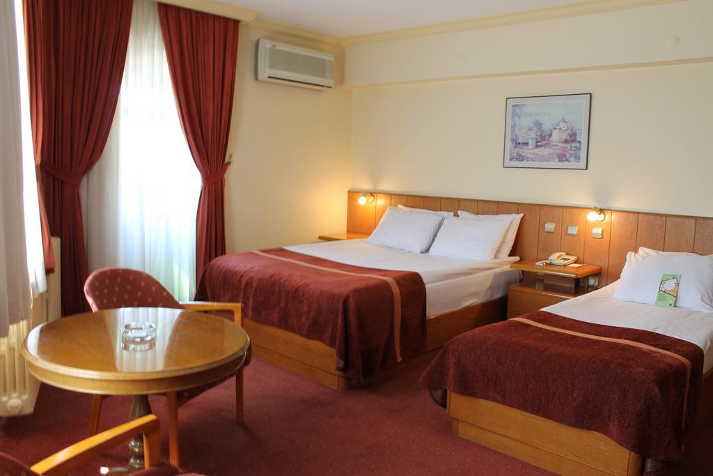 Segmen Hotel Ankara Esterno foto