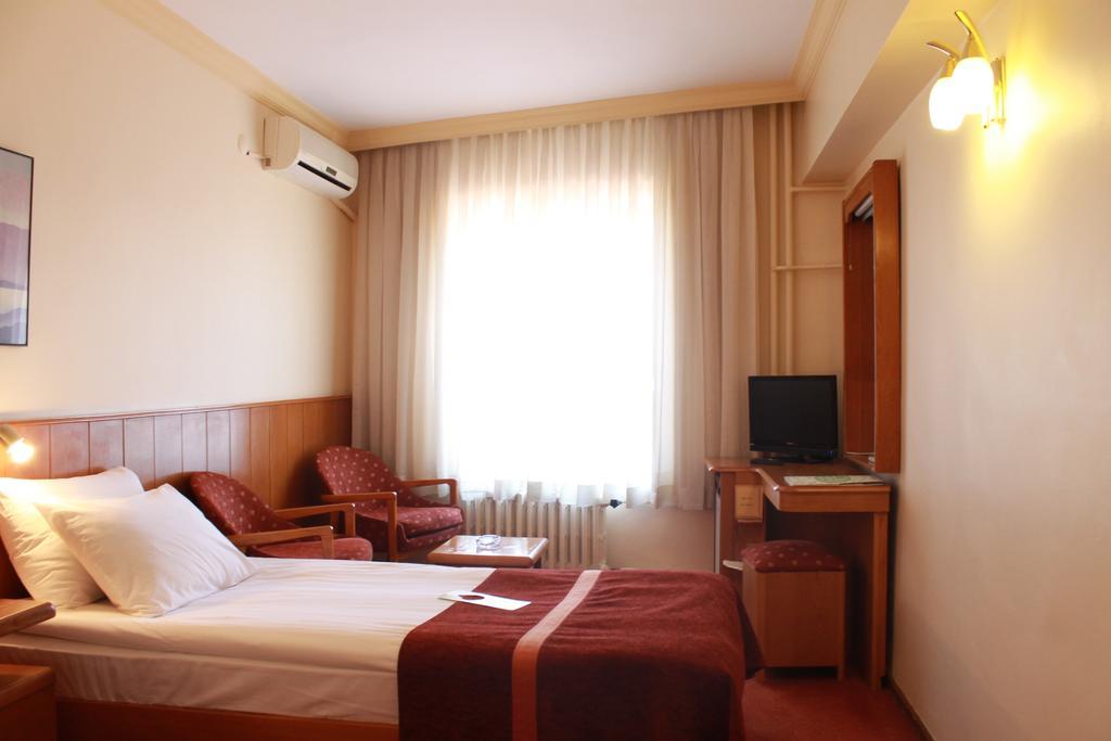 Segmen Hotel Ankara Esterno foto